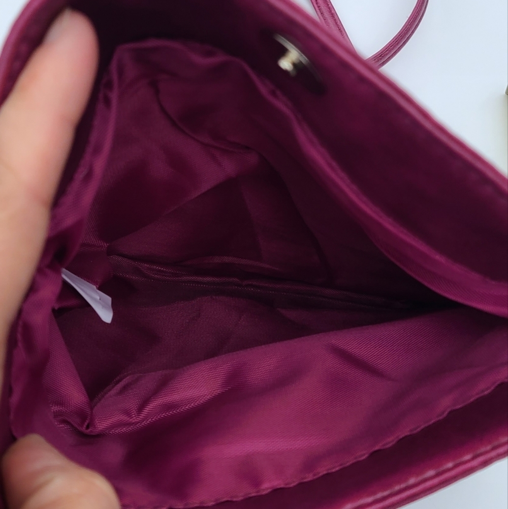 Dark pink purse crossbody folds into small wallet size purse with zippers - Picture 6 of 9